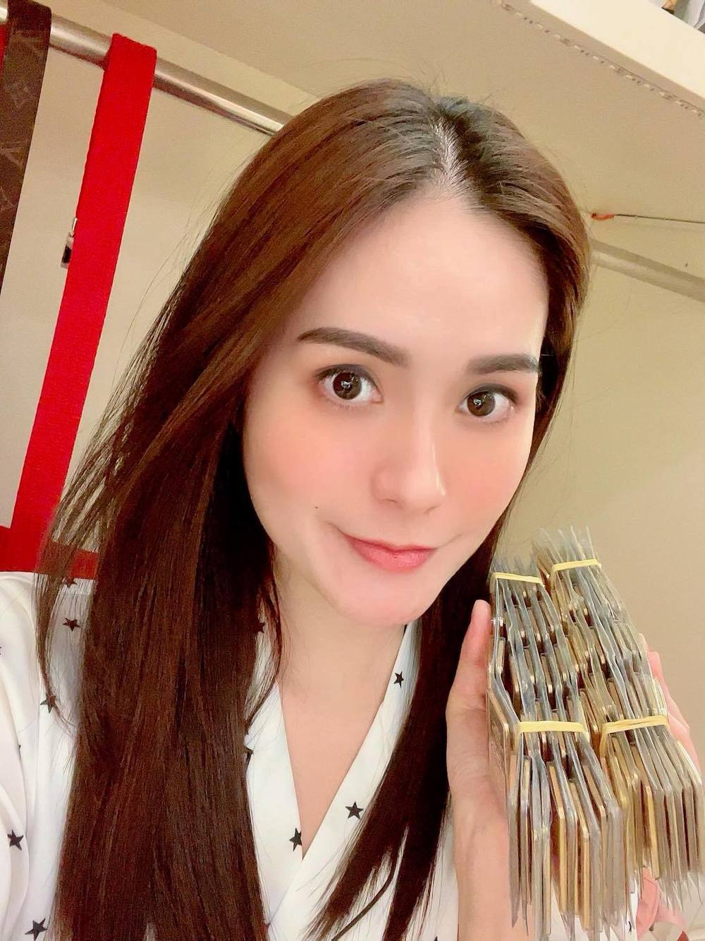 'Nữ ca sĩ trăm cây vàng' khoe cây đu đủ mọc trái ngang ngược trong vườn, dân tình nhìn biết ngay nhà có lộc cỡ nào 2 'Nữ ca sĩ trăm cây vàng' khoe cây đu đủ mọc trái ngang ngược trong vườn, dân tình nhìn biết ngay nhà có lộc cỡ nào 2