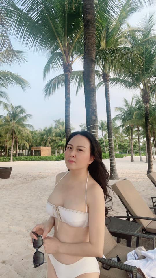 Động thái của nữ đại gia Phượng Chanel giữa lùm xùm chia tay Quách Ngọc Ngoan 2 Động thái của nữ đại gia Phượng Chanel giữa lùm xùm chia tay Quách Ngọc Ngoan 2