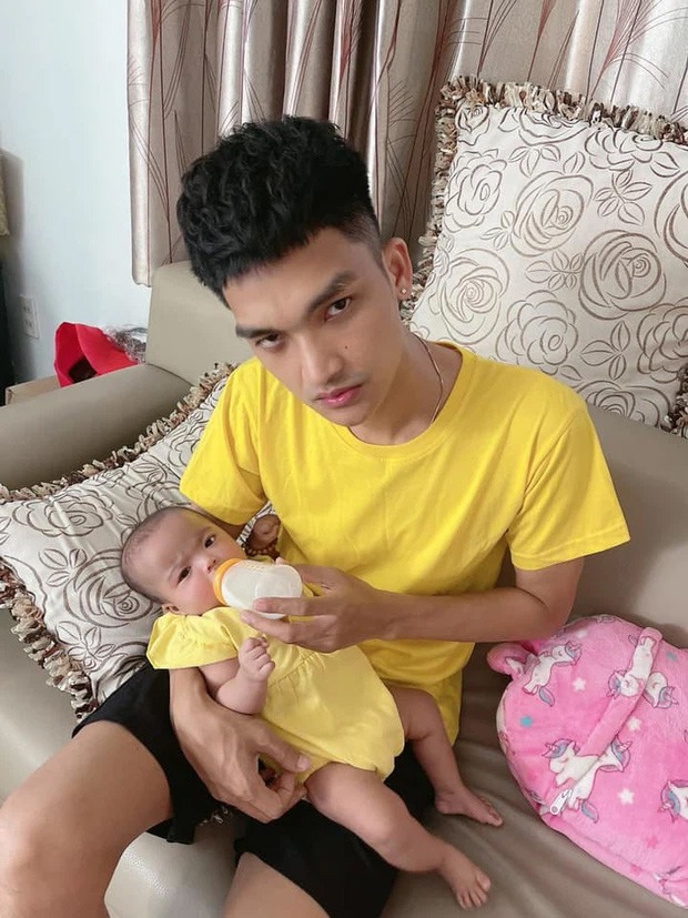 Vợ Mạc Văn Khoa đáp trả đanh thép khi bị mắng mang con ra 'câu like' 6 Vợ Mạc Văn Khoa đáp trả đanh thép khi bị mắng mang con ra 'câu like' 6