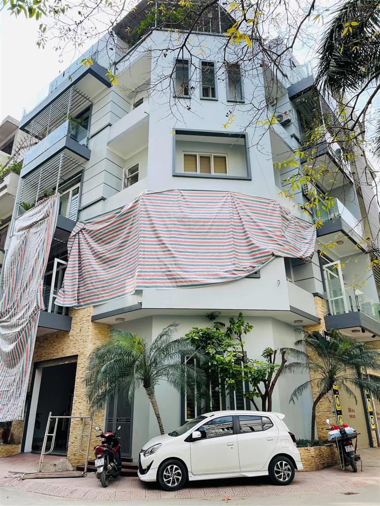 'Người tình màn ảnh' Hồng Diễm khoe căn biệt thự sang trọng, 2 mặt tiền toạ lạc ở Hà Nội 1 'Người tình màn ảnh' Hồng Diễm khoe căn biệt thự sang trọng, 2 mặt tiền toạ lạc ở Hà Nội 1