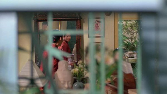 Bức tranh sơn dầu 'Chân dung Madam Phương' đạt kỷ lục 3,1 triệu USD 3 Bức tranh sơn dầu 'Chân dung Madam Phương' đạt kỷ lục 3,1 triệu USD 3