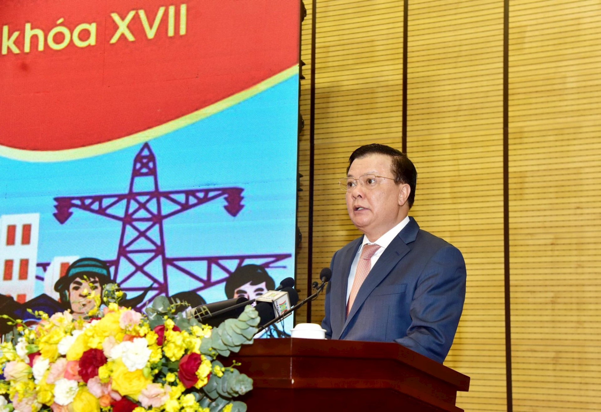 Hơn 35.000 cán bộ học tập, quán triệt 10 chương trình công tác của Thành ủy Hà Nội khóa XVII 2 Hơn 35.000 cán bộ học tập, quán triệt 10 chương trình công tác của Thành ủy Hà Nội khóa XVII 2