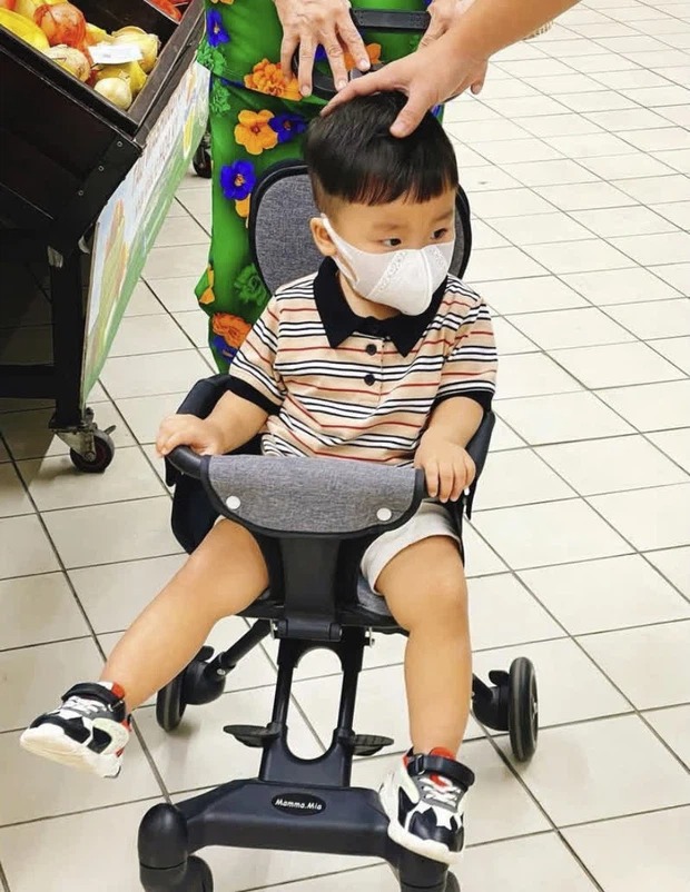 Không còn giấu giếm, Hoà Minzy lần đầu thoải mái chia sẻ thông tin về con trai 3 Không còn giấu giếm, Hoà Minzy lần đầu thoải mái chia sẻ thông tin về con trai 3