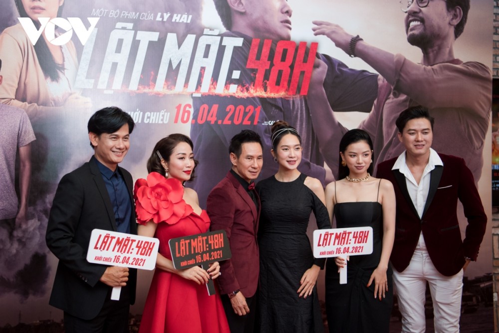 'Lật mặt: 48H' của Lý Hải cán mốc doanh thu 100 tỷ đồng, liệu có cửa vượt Bố Già? 3 'Lật mặt: 48H' của Lý Hải cán mốc doanh thu 100 tỷ đồng, liệu có cửa vượt Bố Già? 3