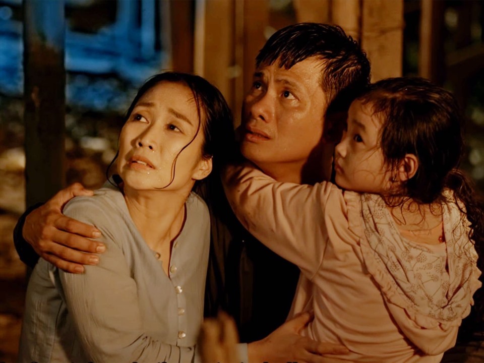 'Lật mặt: 48H' của Lý Hải cán mốc doanh thu 100 tỷ đồng, liệu có cửa vượt Bố Già? 1 'Lật mặt: 48H' của Lý Hải cán mốc doanh thu 100 tỷ đồng, liệu có cửa vượt Bố Già? 1
