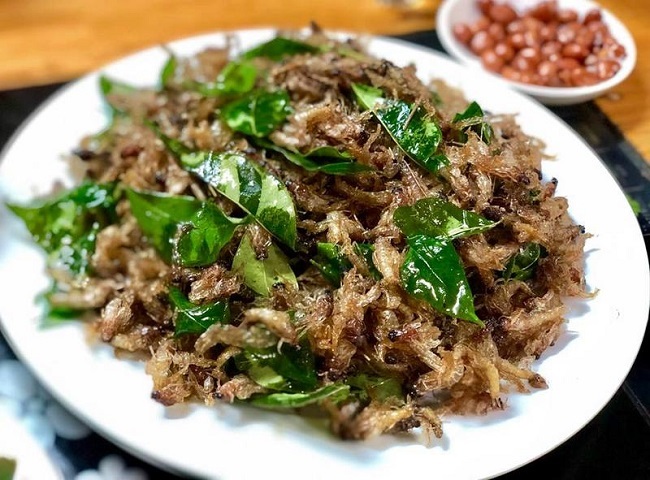 Vớt loại côn trùng 20 năm mới xuất hiện trở lại sông Hồng, người dân kiếm cả triệu đồng mỗi đêm 6 Vớt loại côn trùng 20 năm mới xuất hiện trở lại sông Hồng, người dân kiếm cả triệu đồng mỗi đêm 6