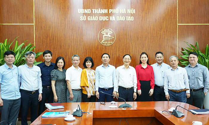 Tăng cường ứng dụng CNTT trong ngành Giáo dục và Đào tạo 2 Tăng cường ứng dụng CNTT trong ngành Giáo dục và Đào tạo 2