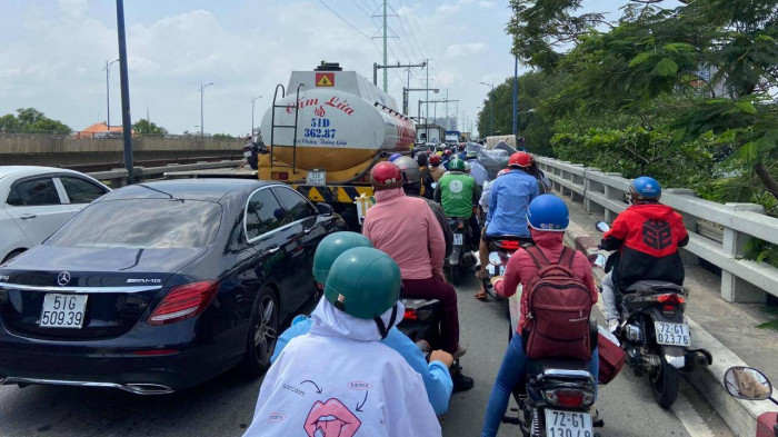 Cao tốc Long Thành – Dầu Giây ùn tắc 8km vẫn không xả trạm dù CSGT nhiều lần yêu cầu 3 Cao tốc Long Thành – Dầu Giây ùn tắc 8km vẫn không xả trạm dù CSGT nhiều lần yêu cầu 3
