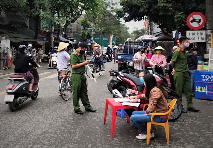Hải Phòng bắt buộc phải đeo khẩu trang khi ra khỏi nhà, dừng các dịch vụ không thiết yếu 1 Hải Phòng bắt buộc phải đeo khẩu trang khi ra khỏi nhà, dừng các dịch vụ không thiết yếu 1