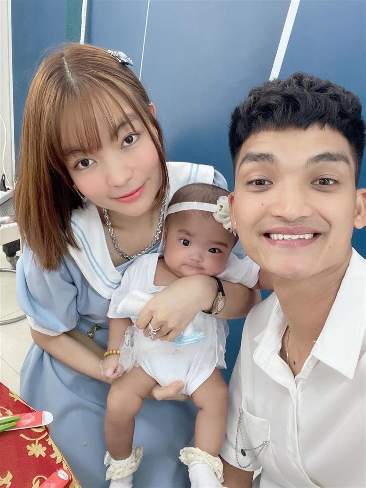 Mạc Văn Khoa bị cà khịa tìm 'thần y' Võ Hoàng Yên, bà xã lập tức bốp chát cực gắt 3 Mạc Văn Khoa bị cà khịa tìm 'thần y' Võ Hoàng Yên, bà xã lập tức bốp chát cực gắt 3