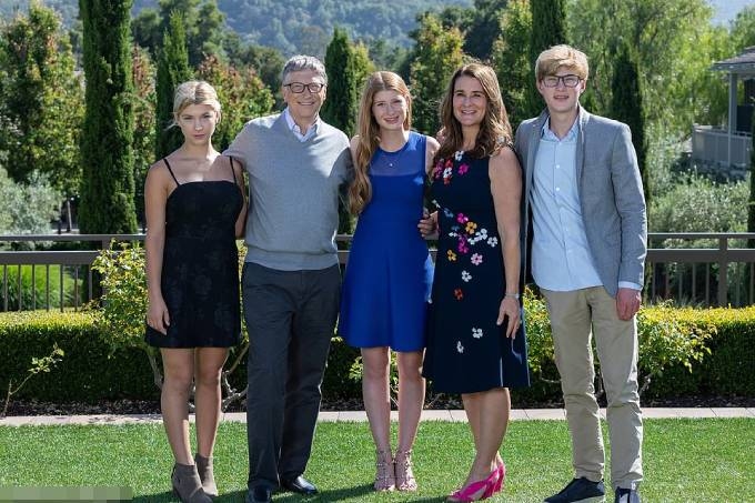 Vợ chồng tỷ phú Bill Gates đã bắt đầu chia khối tài sản khổng lồ 145 tỷ USD sau tuyên bố ly hôn 3 Vợ chồng tỷ phú Bill Gates đã bắt đầu chia khối tài sản khổng lồ 145 tỷ USD sau tuyên bố ly hôn 3
