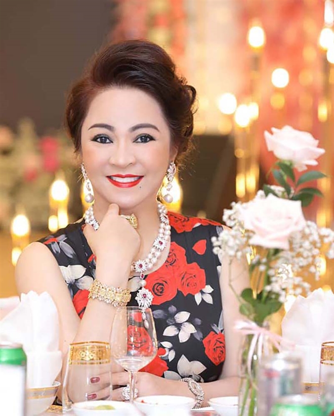 Vợ đại gia Dũng lò vôi tuyên bố sẽ bán đấu giá 2 hecta đất hàng trăm tỷ để hỗ trợ chống Covid-19 2 Vợ đại gia Dũng lò vôi tuyên bố sẽ bán đấu giá 2 hecta đất hàng trăm tỷ để hỗ trợ chống Covid-19 2