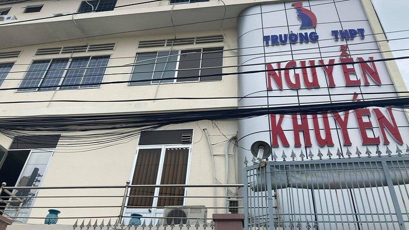 Vụ nữ sinh 'tha thu' rồi đăng facebook bị buộc thôi học: Nhà trường lên tiếng 1 Vụ nữ sinh 'tha thu' rồi đăng facebook bị buộc thôi học: Nhà trường lên tiếng 1