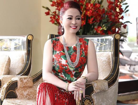 Khắc tinh của nghệ sĩ Việt khoe khả năng hát live không thua kém ca sĩ 2 Khắc tinh của nghệ sĩ Việt khoe khả năng hát live không thua kém ca sĩ 2