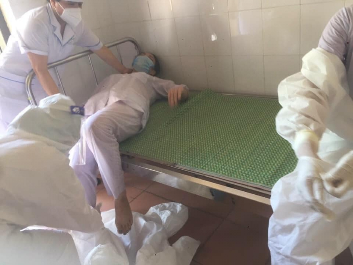 Trung uý CSGT chào đoàn xe chở cán bộ y tế Quảng Ninh: 'Tôi cảm thấy rất vinh dự vì được giúp đoàn' 6 Trung uý CSGT chào đoàn xe chở cán bộ y tế Quảng Ninh: 'Tôi cảm thấy rất vinh dự vì được giúp đoàn' 6