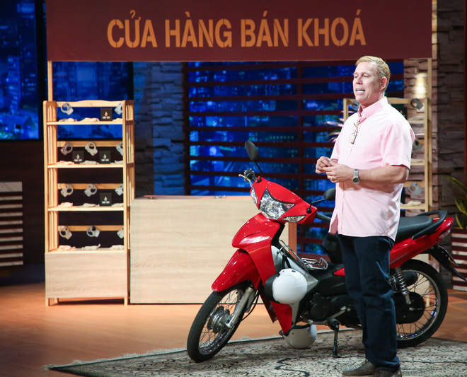 Mang khóa chống trộm xe máy 275k đến Shark Tank, ông Tây khẳng định sẽ không sản xuất ở quốc gia nào khác Việt Nam 1 Mang khóa chống trộm xe máy 275k đến Shark Tank, ông Tây khẳng định sẽ không sản xuất ở quốc gia nào khác Việt Nam 1