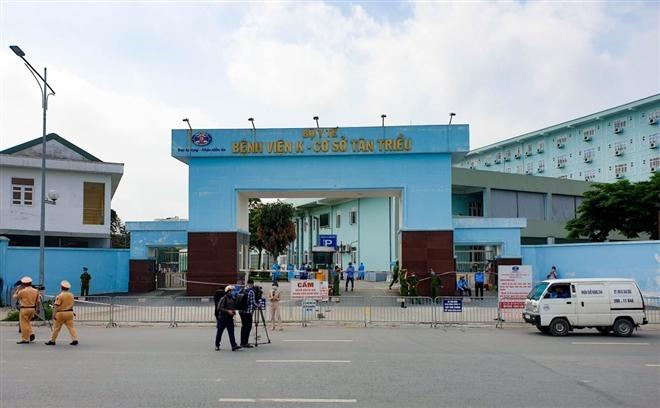 Vietcombank trao tặng 5 tỷ đồng và 10.000 suất ăn hỗ trợ BV K cơ sở Tân Triều 2