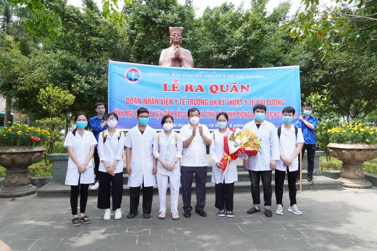 SV Đại học Y Hà Nội lên đường chi viện giúp Bắc Ninh chống dịch COVID-19 7 SV Đại học Y Hà Nội lên đường chi viện giúp Bắc Ninh chống dịch COVID-19 7