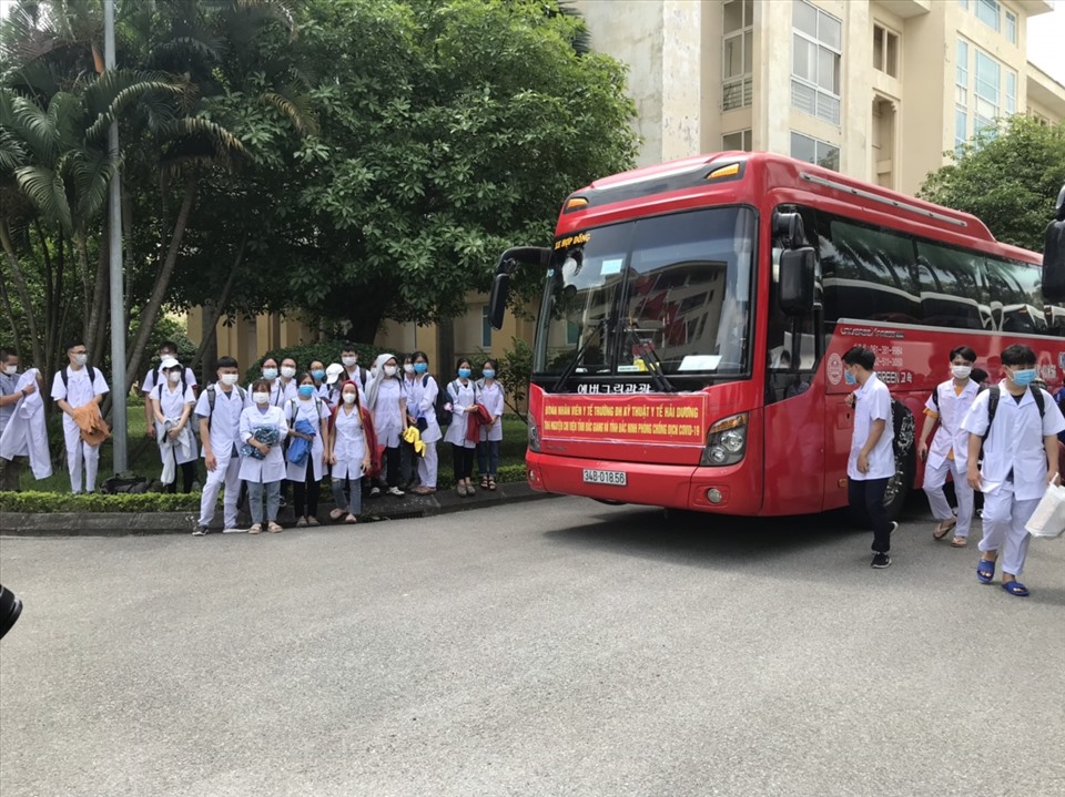 SV Đại học Y Hà Nội lên đường chi viện giúp Bắc Ninh chống dịch COVID-19 6