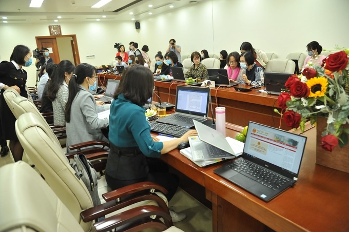 Tổng cục Thuế yêu cầu nhân viên không rời trụ sở vì 1 công chức dương tính với nCoV 1 Tổng cục Thuế yêu cầu nhân viên không rời trụ sở vì 1 công chức dương tính với nCoV 1