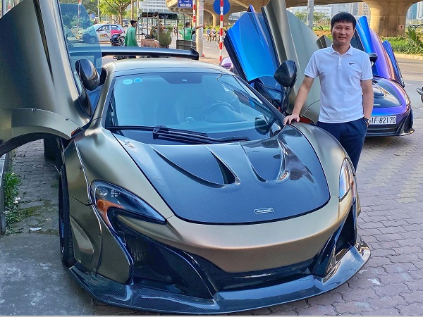Chân dung 3 đại gia đình đám Hà thành góp mặt trong MV mới của Khắc Việt 10 Chân dung 3 đại gia đình đám Hà thành góp mặt trong MV mới của Khắc Việt 10