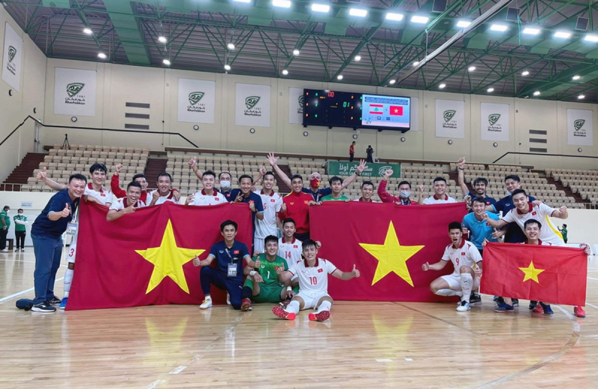 ĐT Futsal Việt Nam được thưởng nóng 1 tỷ đồng sau khi giành vé dự World Cup đầy kịch tính  1