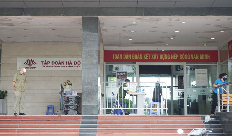 Hà Nội: Cán bộ công chức, NLĐ ra khỏi TP phải được sự đồng ý của thủ trưởng 3 Hà Nội: Cán bộ công chức, NLĐ ra khỏi TP phải được sự đồng ý của thủ trưởng 3