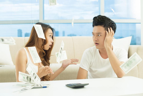Vợ kiểm soát chặt tiền của chồng, lên MXH nói xấu nhau có thể bị phạt lên đến 20 triệu đồng 1 Vợ kiểm soát chặt tiền của chồng, lên MXH nói xấu nhau có thể bị phạt lên đến 20 triệu đồng 1