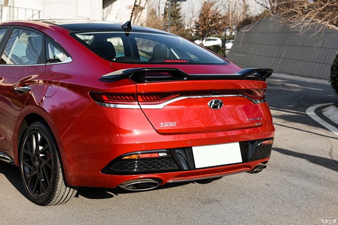 Ra mắt Hyundai Elantra phiên bản hiệu suất cao khiến Honda Civic và Ford Focus lo sốt vó 9