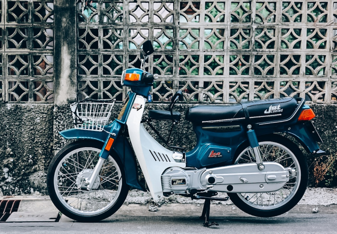 Huyền thoại Suzuki Bravo RC100 được hồi sinh khiến dân mê xe phấn khích 9 Huyền thoại Suzuki Bravo RC100 được hồi sinh khiến dân mê xe phấn khích 9