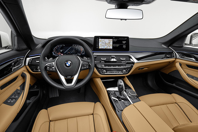 BMW 5-Series mới chính hãng trình làng tại Việt Nam, đối thủ nặng ký của Mercedes E-Class và Audi A6 5 BMW 5-Series mới chính hãng trình làng tại Việt Nam, đối thủ nặng ký của Mercedes E-Class và Audi A6 5