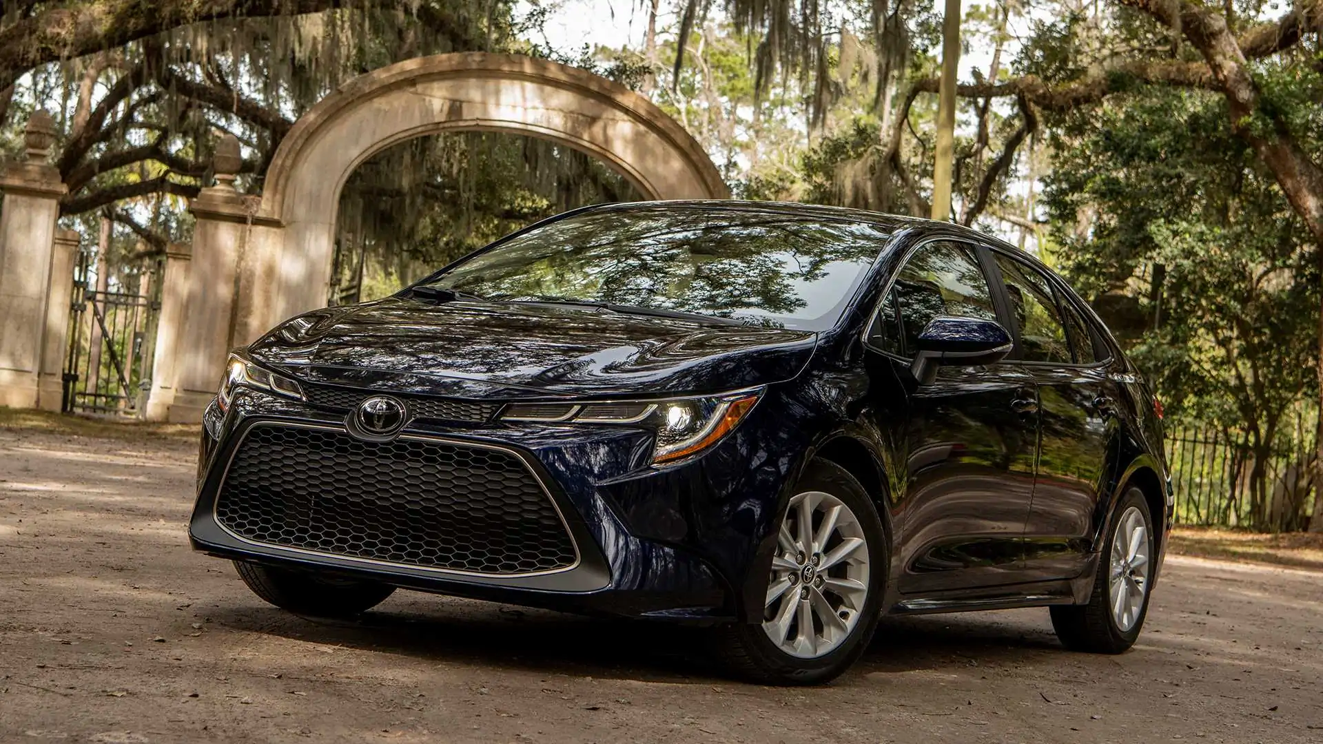 Top 10 ô tô tốt nhất năm 2021: Toyota chiếm ưu thế, Tesla vô đối ở mảng xe điện 1 Top 10 ô tô tốt nhất năm 2021: Toyota chiếm ưu thế, Tesla vô đối ở mảng xe điện 1