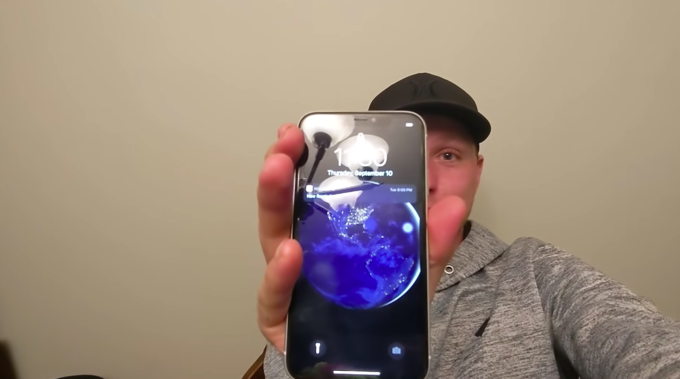 Tận thấy khả năng trâu bò của iPhone: Ngâm mình nửa năm dưới hồ mà vẫn sống 2 Tận thấy khả năng trâu bò của iPhone: Ngâm mình nửa năm dưới hồ mà vẫn sống 2