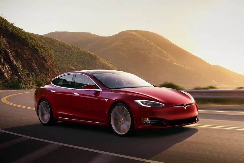 Top 10 chiếc xe sang trọng giúp đàn ông thu hút mọi ánh nhìn: Mercedes, Lexus, Lamborghini không thể bỏ qua 6 Top 10 chiếc xe sang trọng giúp đàn ông thu hút mọi ánh nhìn: Mercedes, Lexus, Lamborghini không thể bỏ qua 6