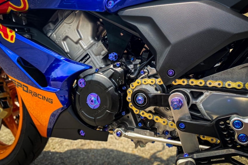 Honda Winner X Redbull cực ngầu và lạ dưới bàn tay hãng độ 10 Honda Winner X Redbull cực ngầu và lạ dưới bàn tay hãng độ 10