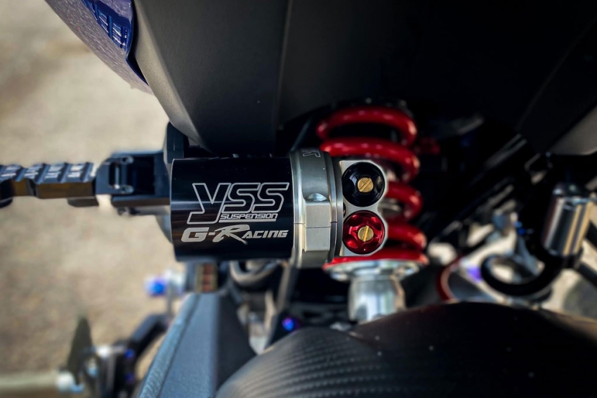 Honda Winner X Redbull cực ngầu và lạ dưới bàn tay hãng độ 6 Honda Winner X Redbull cực ngầu và lạ dưới bàn tay hãng độ 6
