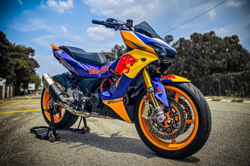 Honda Winner X Redbull cực ngầu và lạ dưới bàn tay hãng độ 4 Honda Winner X Redbull cực ngầu và lạ dưới bàn tay hãng độ 4