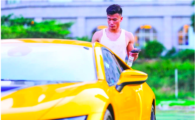 Thú chơi xe sang của các cầu thủ Việt: Bùi Tiến Dũng không phải duy nhất 1 Thú chơi xe sang của các cầu thủ Việt: Bùi Tiến Dũng không phải duy nhất 1