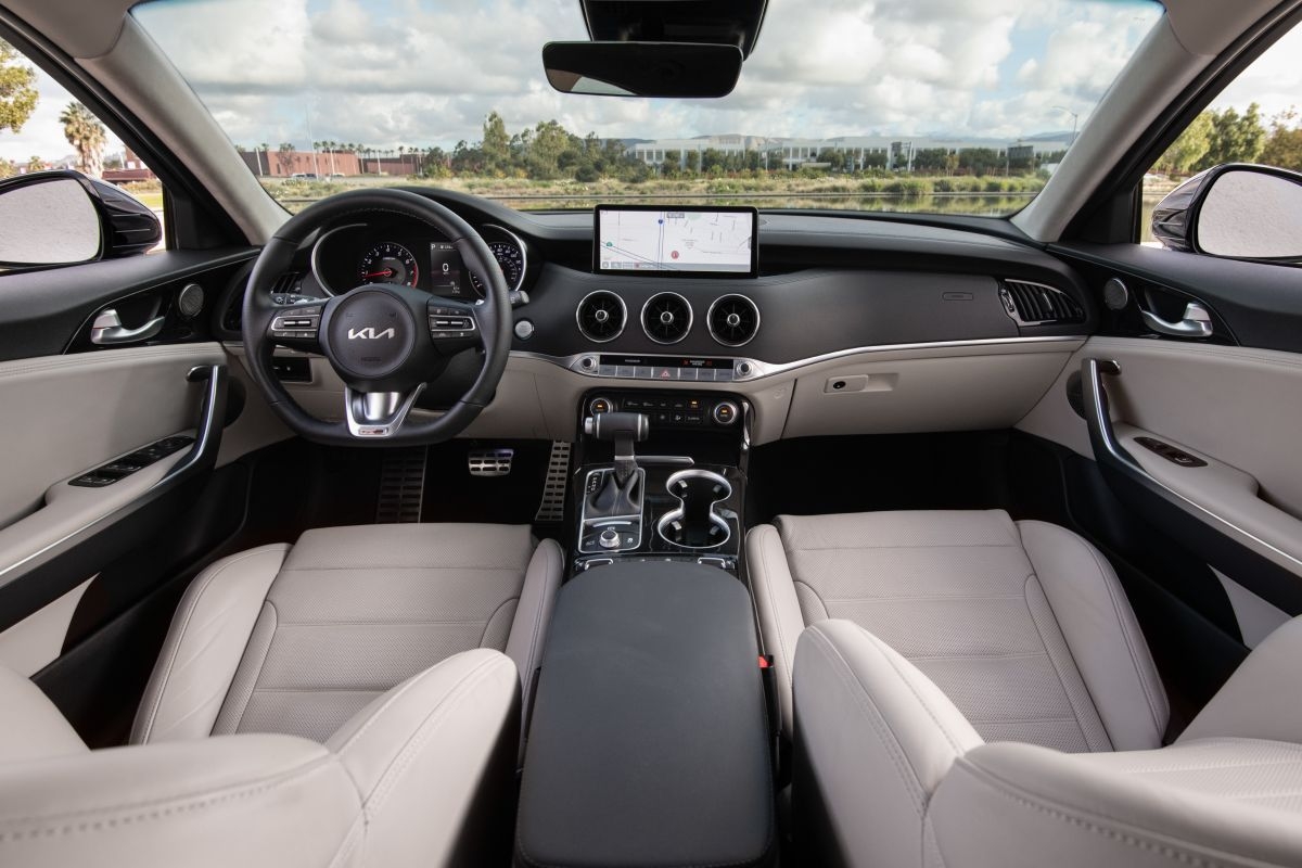 Kia Stinger 2022 có gì khiến nhà sản xuất tự tin tuyên bố đủ sức thách thức cả Audi A5 lẫn BMW 4-Series? 4