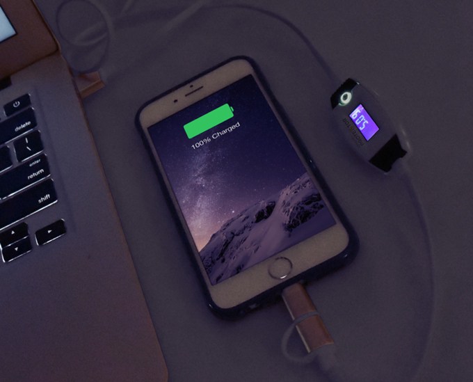 Sạc iPhone qua đêm và những nguy hiểm người dùng nên biết 2 Sạc iPhone qua đêm và những nguy hiểm người dùng nên biết 2