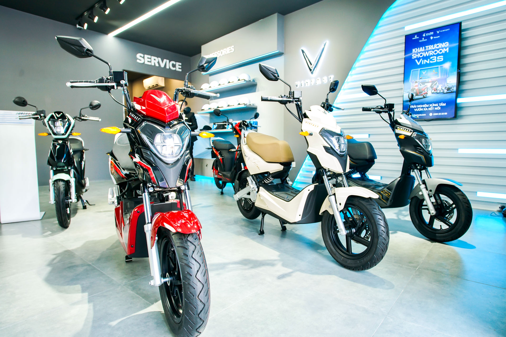 Mở một loạt Showroom hiện đại, VinFast quyết tâm chiếm lĩnh thị trường Việt - Ảnh 3 Mở một loạt Showroom hiện đại, VinFast quyết tâm chiếm lĩnh thị trường Việt - Ảnh 3