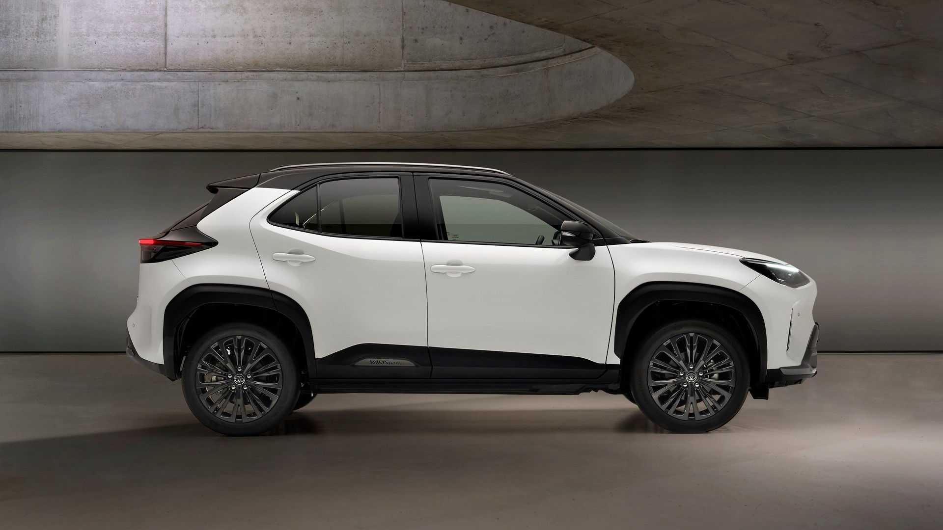 Toyota Yaris Cross ra mắt phiên bản mới, thách thức mọi đối thủ cùng phân khúc - Ảnh 1 Toyota Yaris Cross ra mắt phiên bản mới, thách thức mọi đối thủ cùng phân khúc - Ảnh 1