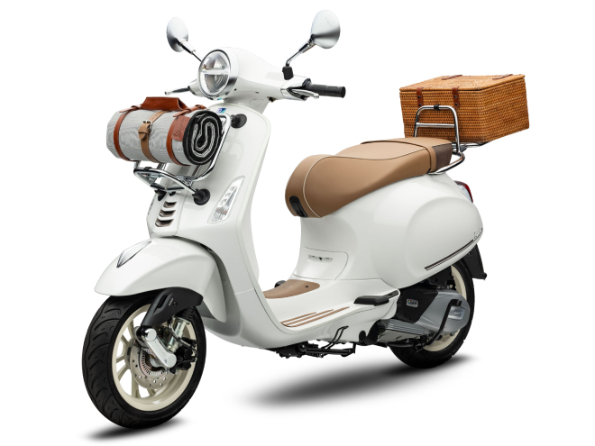 Vespa chào hàng phiên bản dã ngoại: Số lượng chỉ có 300 chiếc tại Việt Nam 3 Vespa chào hàng phiên bản dã ngoại: Số lượng chỉ có 300 chiếc tại Việt Nam 3