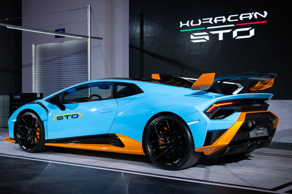 Lamborghini phiên bản xe đua đầu tiên đã có chủ sở hữu 1 Lamborghini phiên bản xe đua đầu tiên đã có chủ sở hữu 1