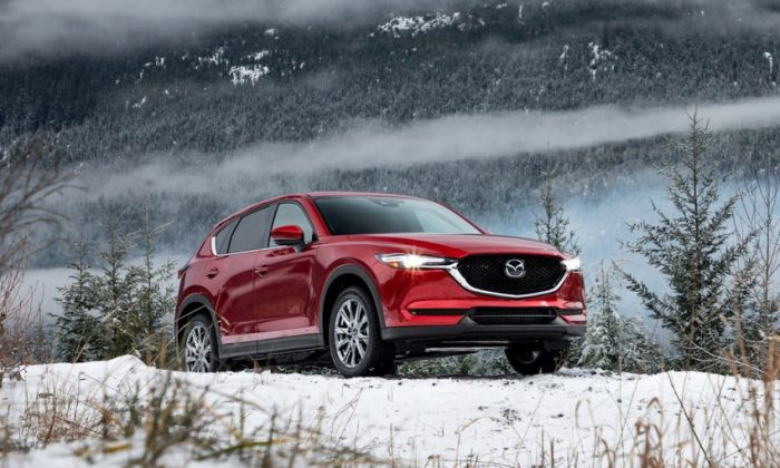 Mitsubishi Outlander và Mazda CX5: Tìm ra lựa chọn sáng suốt cho mức giá 1 tỷ VNĐ 7 Mitsubishi Outlander và Mazda CX5: Tìm ra lựa chọn sáng suốt cho mức giá 1 tỷ VNĐ 7