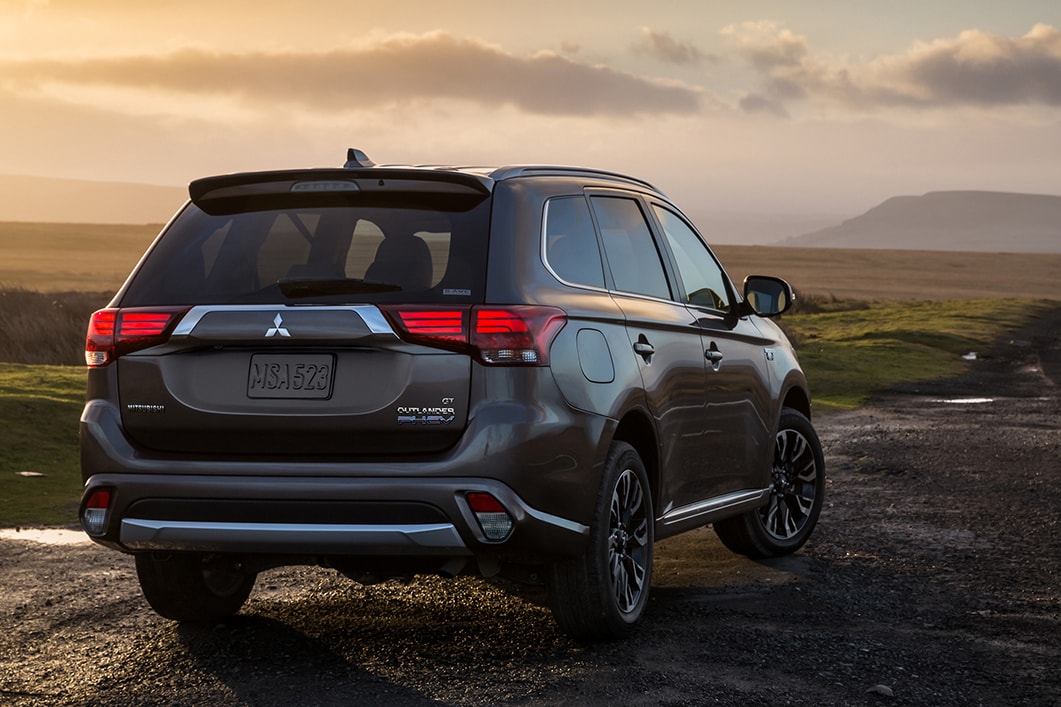 Mitsubishi Outlander và Mazda CX5: Tìm ra lựa chọn sáng suốt cho mức giá 1 tỷ VNĐ 8 Mitsubishi Outlander và Mazda CX5: Tìm ra lựa chọn sáng suốt cho mức giá 1 tỷ VNĐ 8