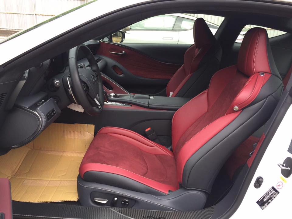 Mới lăn bánh hơn 1300 km Lexus LC 500H độc nhất được rao bán với giá không ngờ, xe có gì đặt biệt 6 Mới lăn bánh hơn 1300 km Lexus LC 500H độc nhất được rao bán với giá không ngờ, xe có gì đặt biệt 6