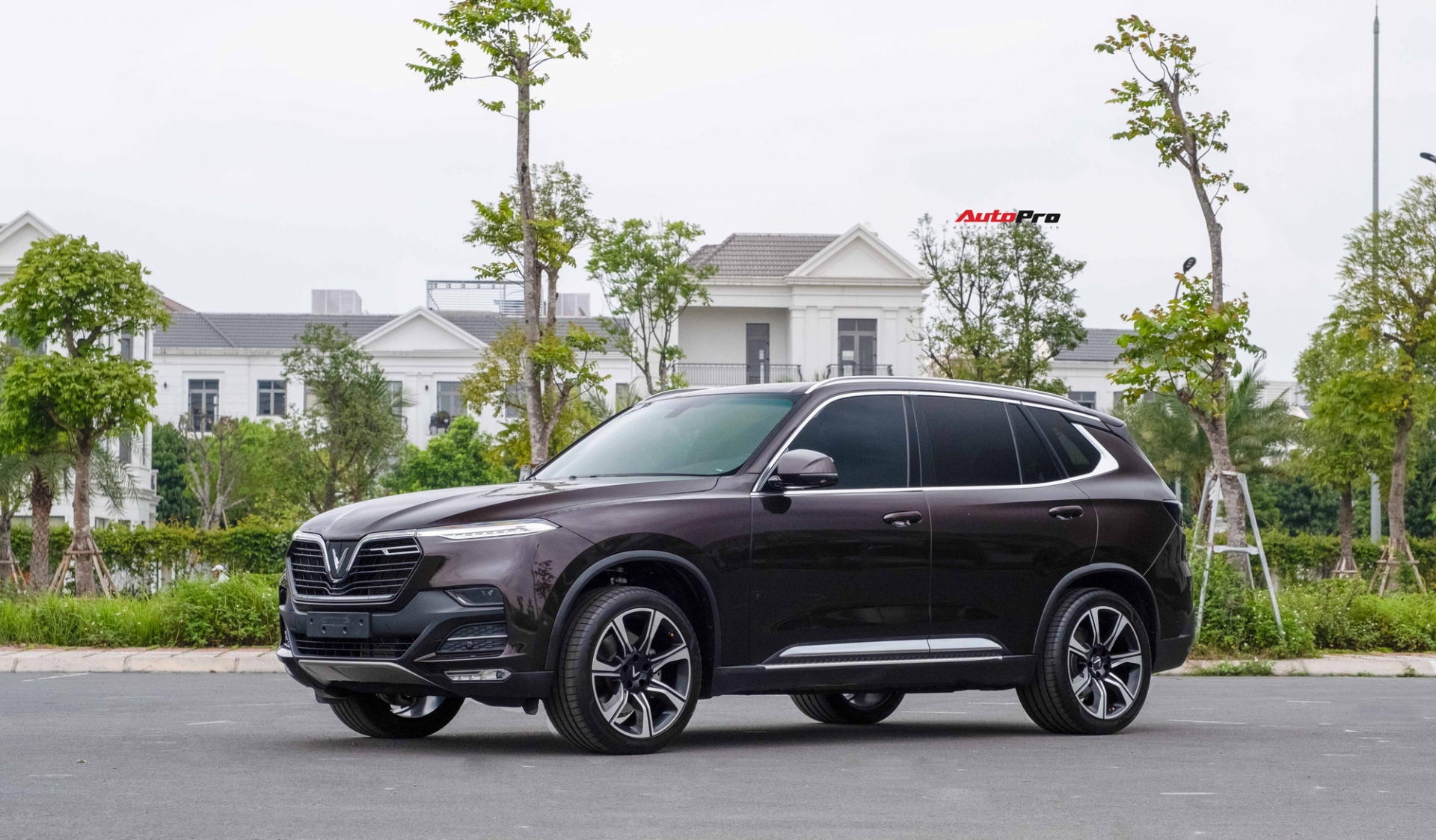 Rao bán VinFast Lux SA2.0 màu hiếm, chủ xe gây bất ngờ sau 2 năm sử dụng 8 Rao bán VinFast Lux SA2.0 màu hiếm, chủ xe gây bất ngờ sau 2 năm sử dụng 8