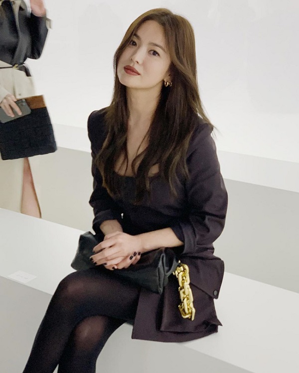 Song Hye Kyo chính thức lộ diện sau 20 ngày bị buộc cách ly, thần thái mới gây chú ý 2