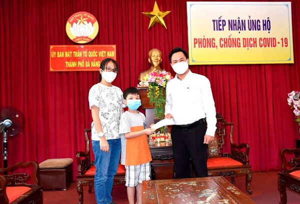 Cậu bé 8 tuổi ở Đà Nẵng mang tiền sinh nhật ủng hộ chống dịch 1